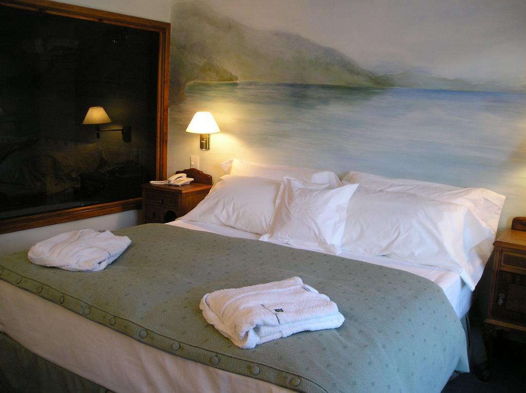 Patagonia Paraiso - Hotel Boutique On Lake Beach ビージャ・ラ・アンゴストゥーラ エクステリア 写真